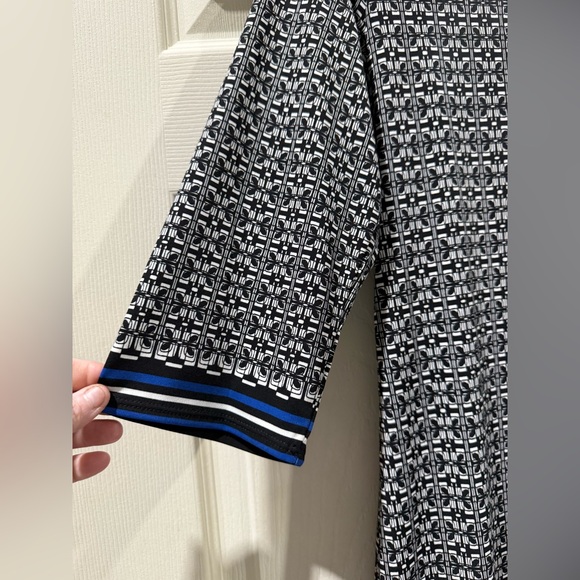 Max Studio Geometric Black and White Dress with Blue Highlights - Picture 3 of 5